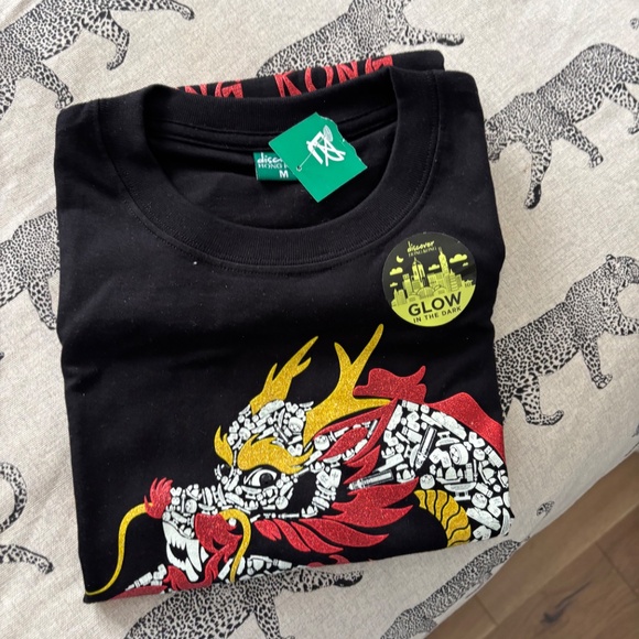 Hong Kong Tee (NEW) size M (fits like XS) - Picture 2 of 3